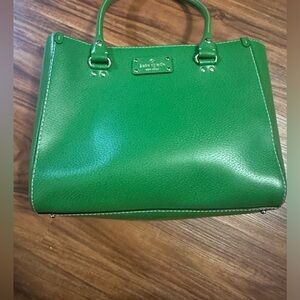 KATE SAPDE WELLESLEY QUINN KELLY GREEN LEATHER PURSE